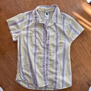 Lightweight North Face Women’s Shirt